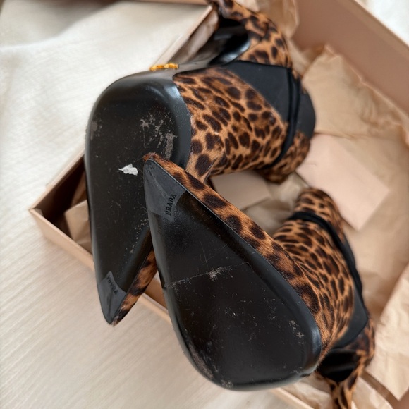 PRADA - Picture 4 of 4